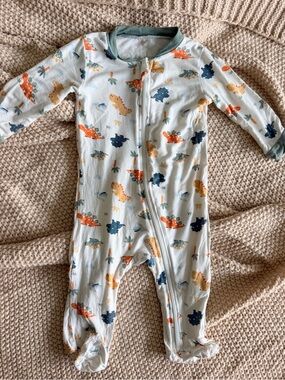 🦕💚 Milkberry Bamboo Dinosaur Zippy Footie | 0–3 Months | Excellent Condition